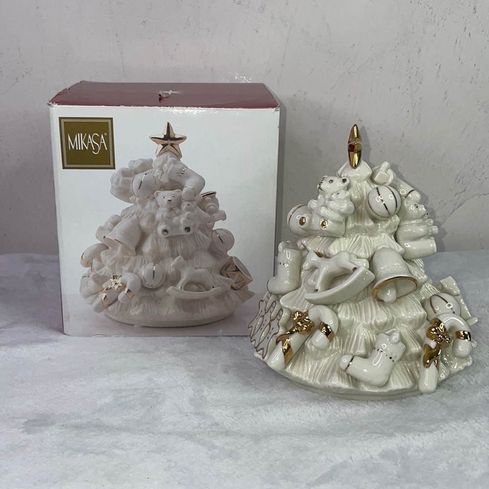 Mikasa White and Gold Christmas Tree Musical Figurine Sankyo Movement